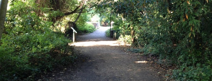 Parkland Walk (Crouch End to Highgate section) is one of Lieux sauvegardés par Sébastien.