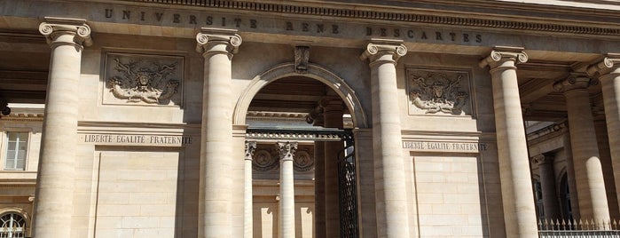 Faculté de Médecine Paris Descartes is one of Paris de Modiano.