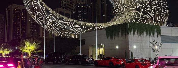Jumeirah Emirates Towers Hotel is one of Agneishca'nın Beğendiği Mekanlar.