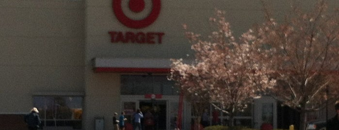 Target is one of Tempat yang Disukai Rachel.