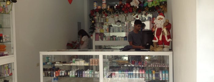Farmacia La Grita is one of Tempat yang Disukai Jhonny.