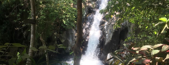 Kroya Waterfall is one of สถานที่ที่บันทึกไว้ของ Denis.