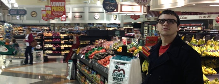 Harris Teeter is one of Top picks for Food and Drink Shops.
