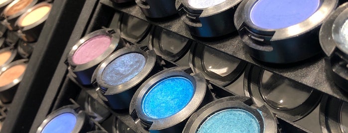 MAC Cosmetics is one of Ismaelさんのお気に入りスポット.