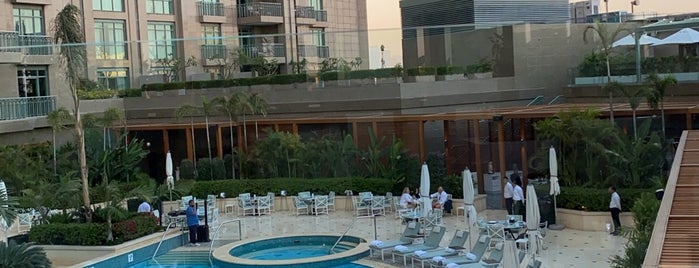 Lobby Lounge at Four Seasons Hotel Cairo at Nile Plaza is one of القاهره.