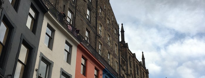 Grassmarket is one of Tempat yang Disukai Antonella.