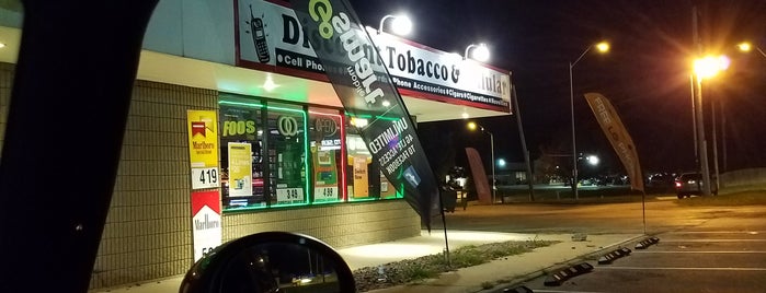 Discount Tobacco And Cellular is one of Signage.