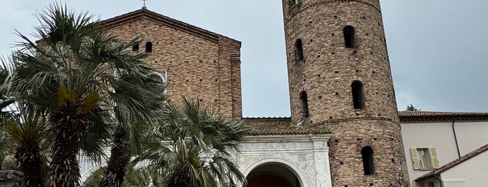 Basilica di S. Apollinare Nuovo is one of Emilia-Romagna.