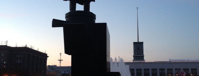Памятник В. И. Ленину is one of Памятники СПб.