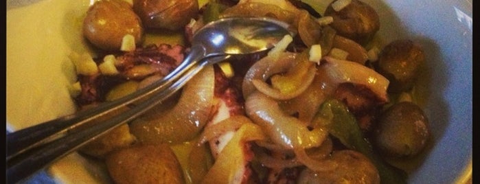 Voltar ao Cais is one of restaurantes.