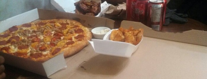 Pizza and Wings is one of Canadá.