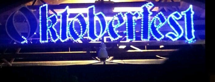 Oktoberfest is one of สถานที่ที่ Ahmet ถูกใจ.