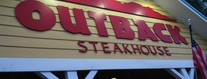 Outback Steakhouse is one of Orte, die Lindsey gefallen.