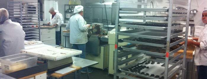 Goody's Chocolate and Ice Cream Factory is one of Andrew'in Beğendiği Mekanlar.