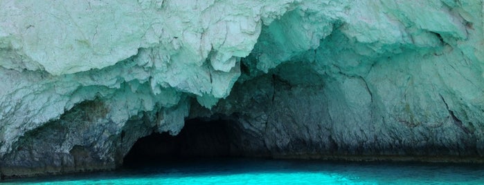 Keri Caves is one of Orte, die Elif gefallen.