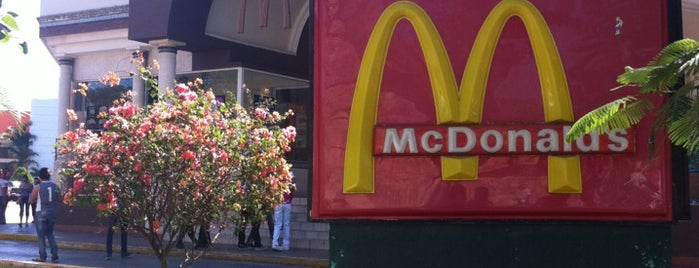 McDonald's is one of Lugares favoritos de Ernesto.