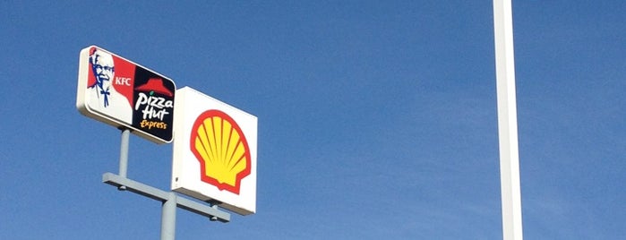 Shell is one of Orte, die Alan-Arthur gefallen.