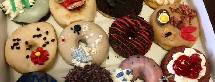 The Donut Conspiracy is one of Lugares favoritos de Katy.