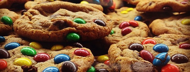 Great American Cookies is one of Tempat yang Disukai Justin.