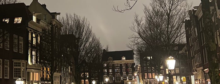 Brug 19 is one of Herengracht ❌❌❌.