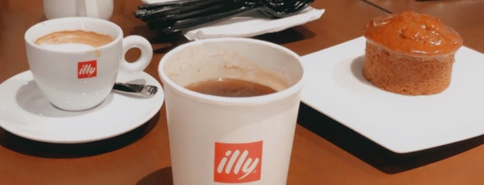 illy Caffè is one of Lieux sauvegardés par Queen.