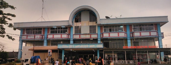 Stasiun Depok Baru is one of Train Station Bogor Tanah Abang Jakarta.
