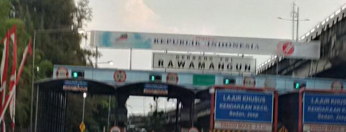 Gerbang Tol Rawamangun is one of Toll Gates Rest Area.