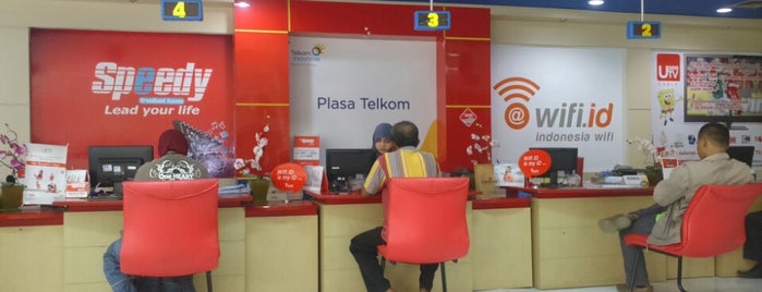 Plasa Telkom Cibinong is one of Operator Telekomunikasi Indonesia.