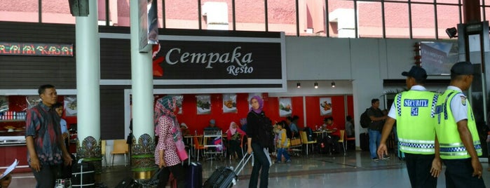 Cempaka resto terminal 1B is one of Airport or Bandara Udara di Indonesia.