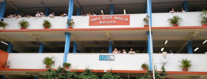 SMA Budi Mulia is one of Education Facilities or Sarana Pendidikan.
