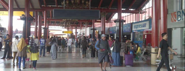 Terminal 1B is one of Airport or Bandara Udara di Indonesia.