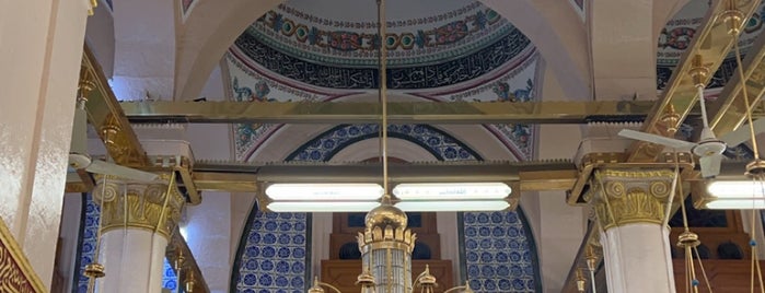 قبر الرسول صلى الله عليه وسلم Tomb of the Prophet (peace be upon him) is one of the gulf list.