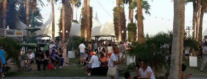 Coachella Main Stage VIP is one of Tempat yang Disukai Christina.