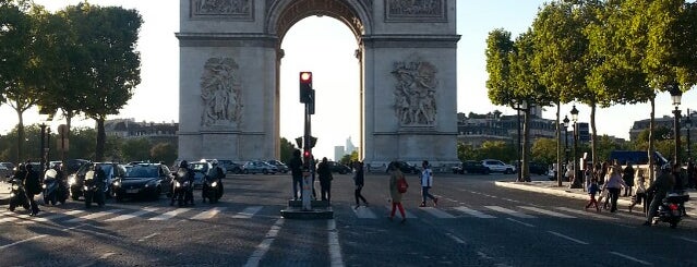 Триумфальная арка is one of Paris To-Do.