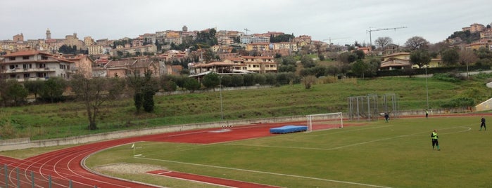 Campo Sportivo "Nuovo Comunale" is one of Campi Sportivi di Calcio di Ancona.