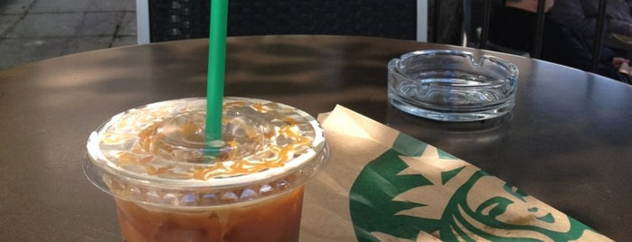 Starbucks is one of Posti che sono piaciuti a Bora.