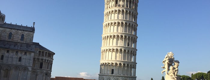 Torre de Pisa is one of Pisa.