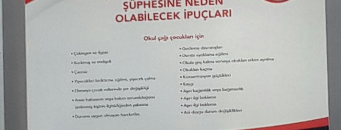 İsa Can Bezirci Ortaokulu is one of Tempat yang Disukai Mehmet.