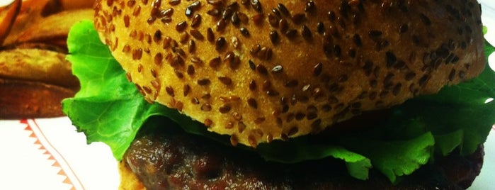 Friends & Burgers is one of Orte, die Mehmet Ali gefallen.