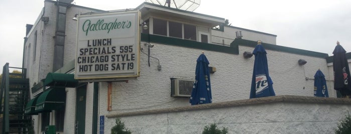 Gallaghers Bar is one of สถานที่ที่ Jess ถูกใจ.