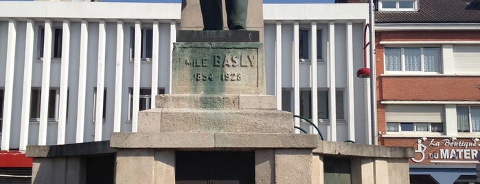 Statue Emile Basly is one of Mes favoris.