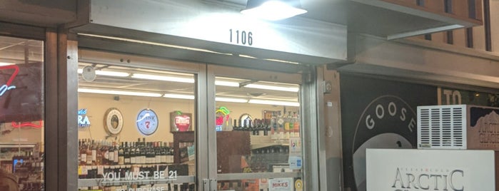 Mike's Wine & Spirits is one of LoneStarさんのお気に入りスポット.