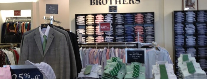 Brooks Brothers Outlet is one of Orte, die Justin gefallen.