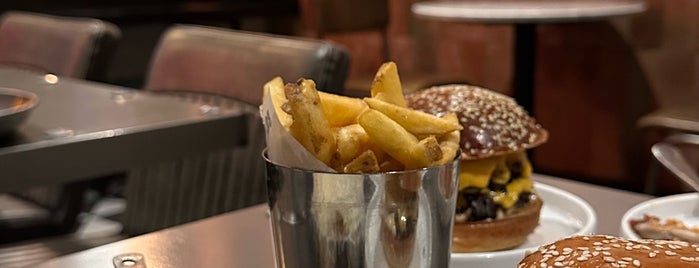 Burger & Beyond is one of London restaurants.
