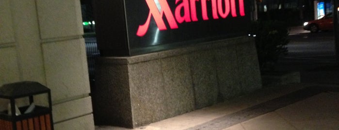 Marriott Downtown at CF Toronto Eaton Centre is one of Tempat yang Disukai Karla.