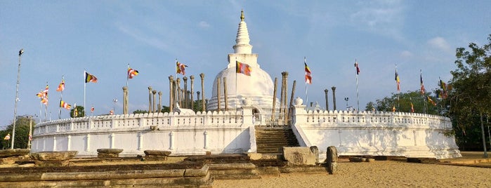 Thuparama Temple is one of Tempat yang Disukai Andra.