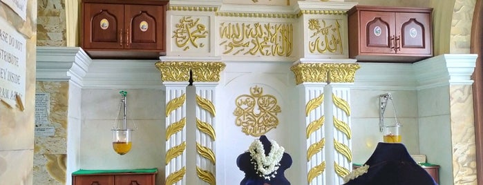 Shaikh Usman waliyyullah Shrine & Masjid is one of Colombo.