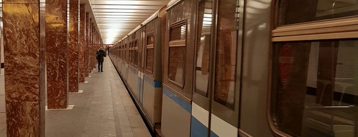 Метро Первомайская is one of Moscow Subway.