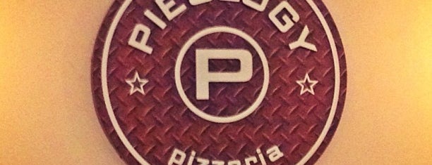 Pieology Pizzeria is one of Posti che sono piaciuti a Sherry.