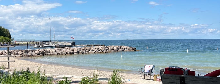 Sister Bay Beach and Waterfront Park is one of Milwaukee.